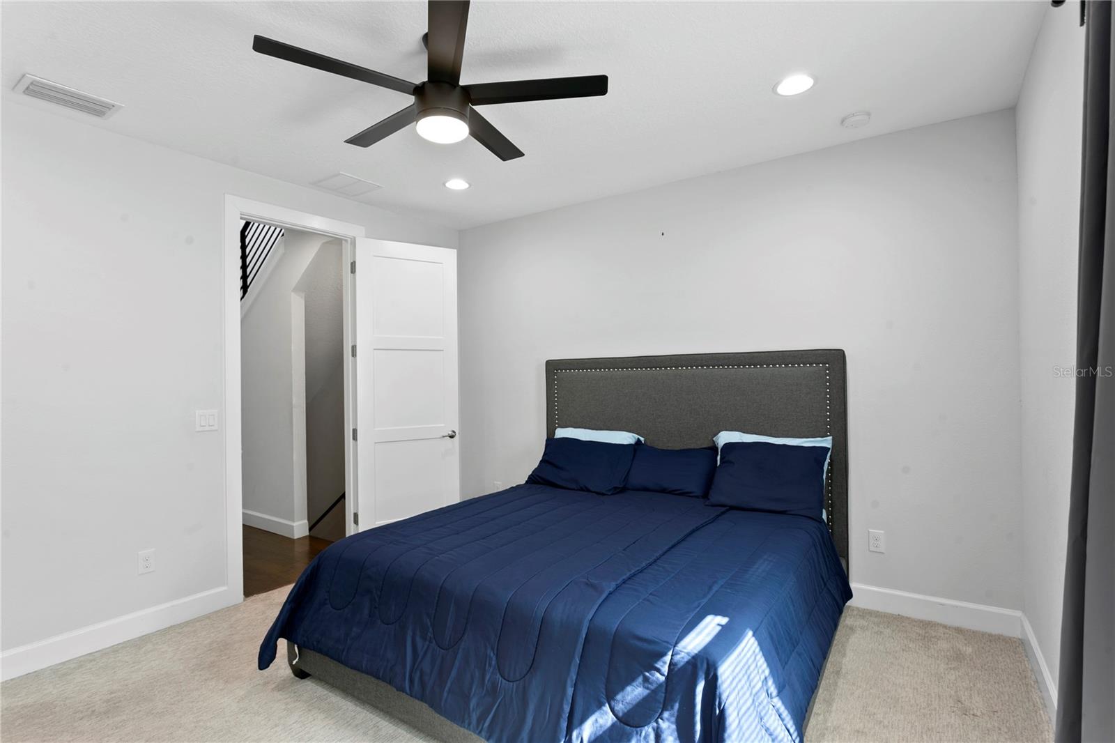 1330 W GRAY STREET Unit: 2