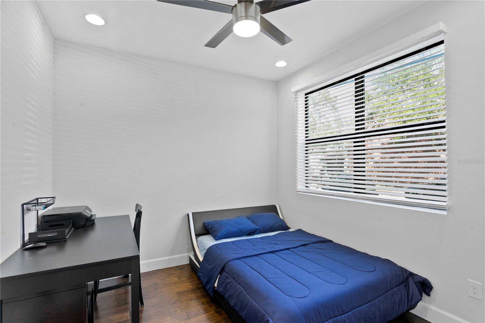 1330 W GRAY STREET Unit: 2