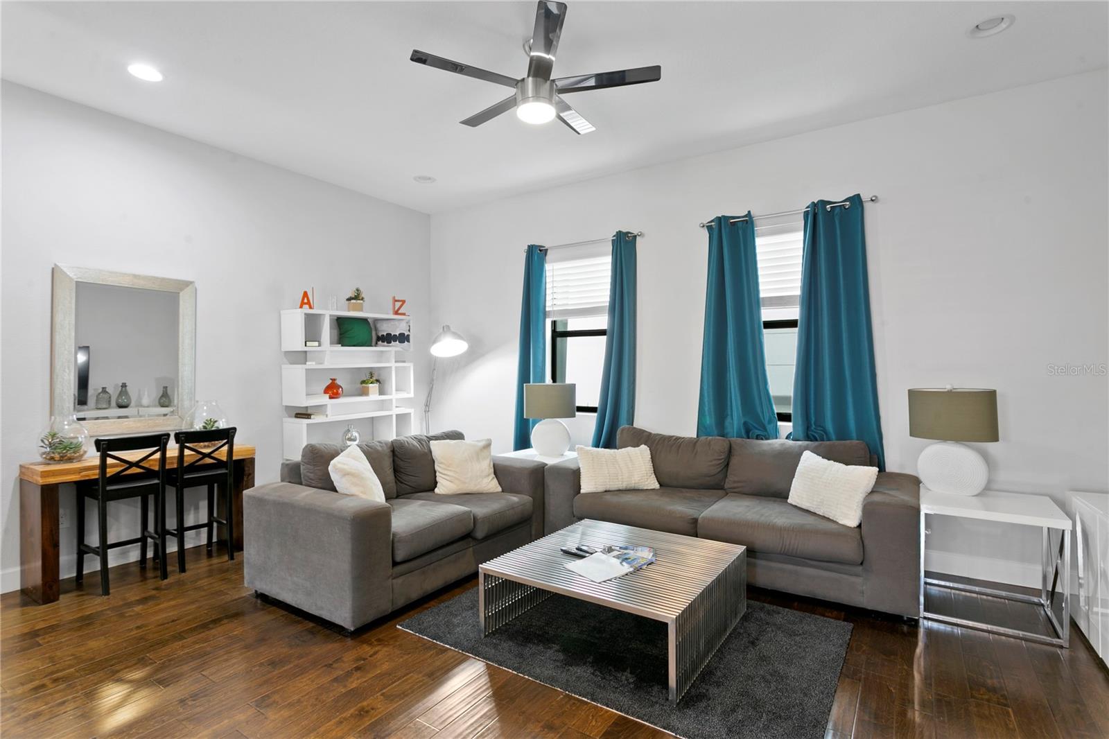 1330 W GRAY STREET Unit: 2