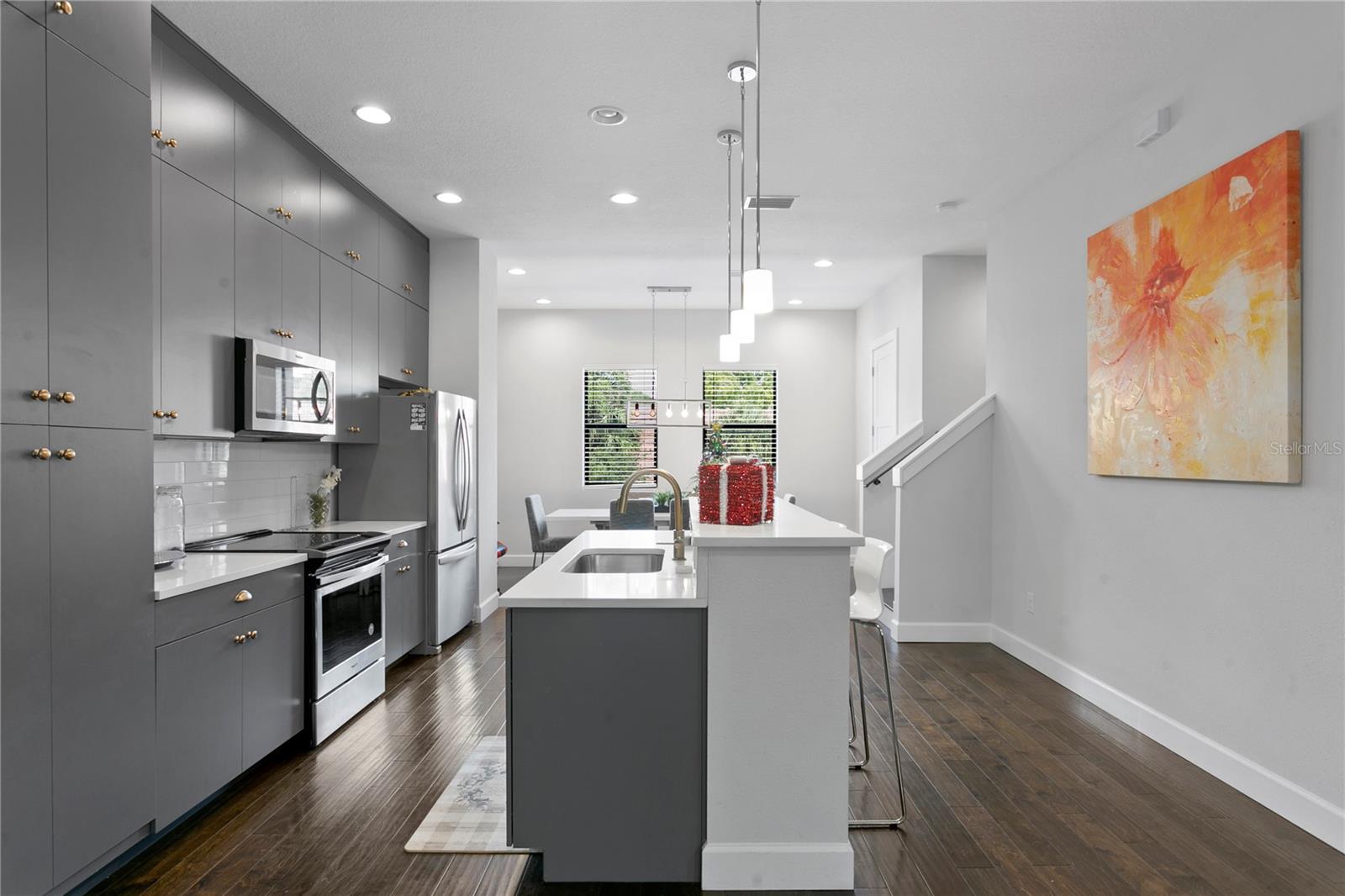 1330 W GRAY STREET Unit: 2