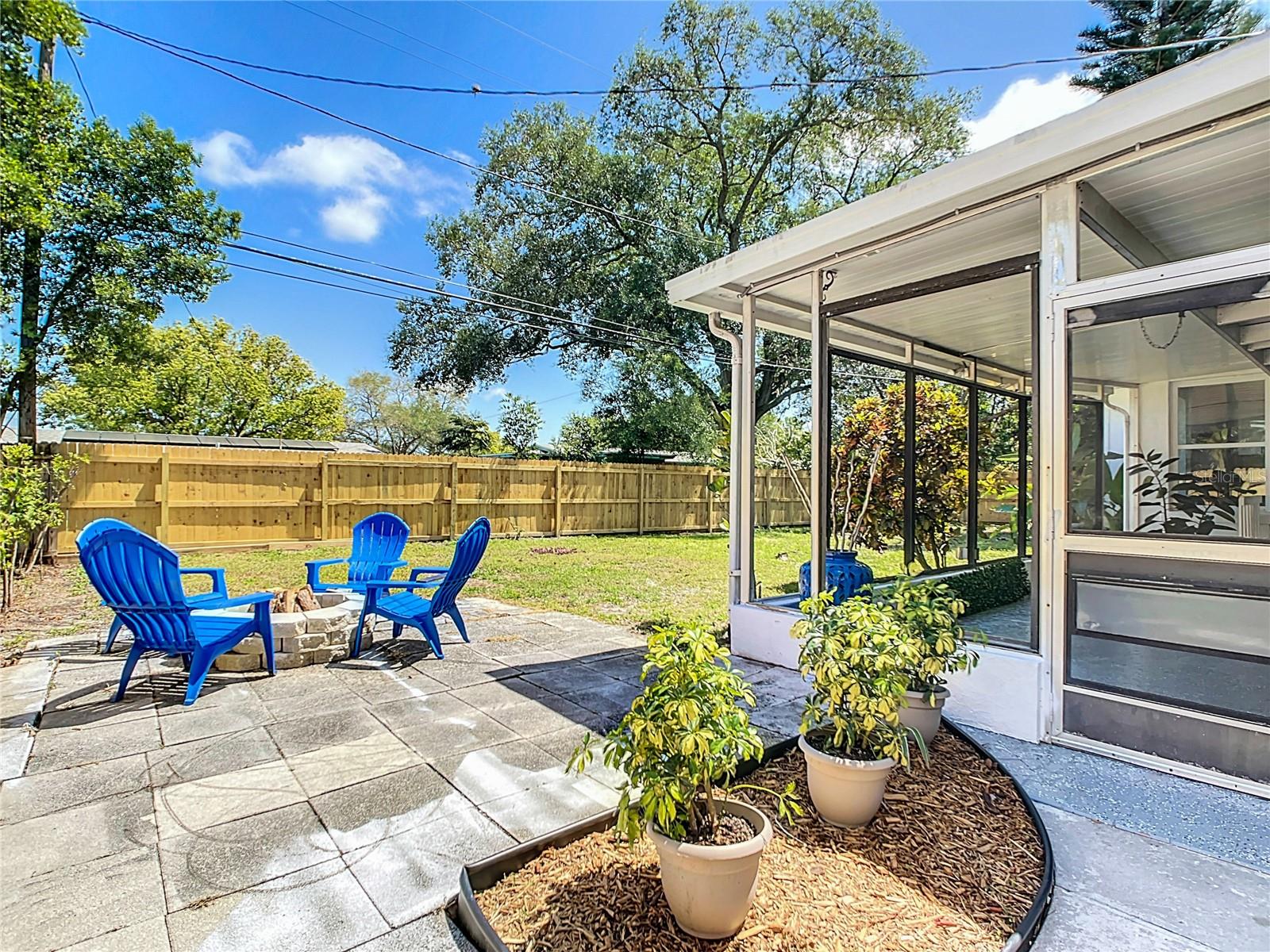 301 CASLER AVE