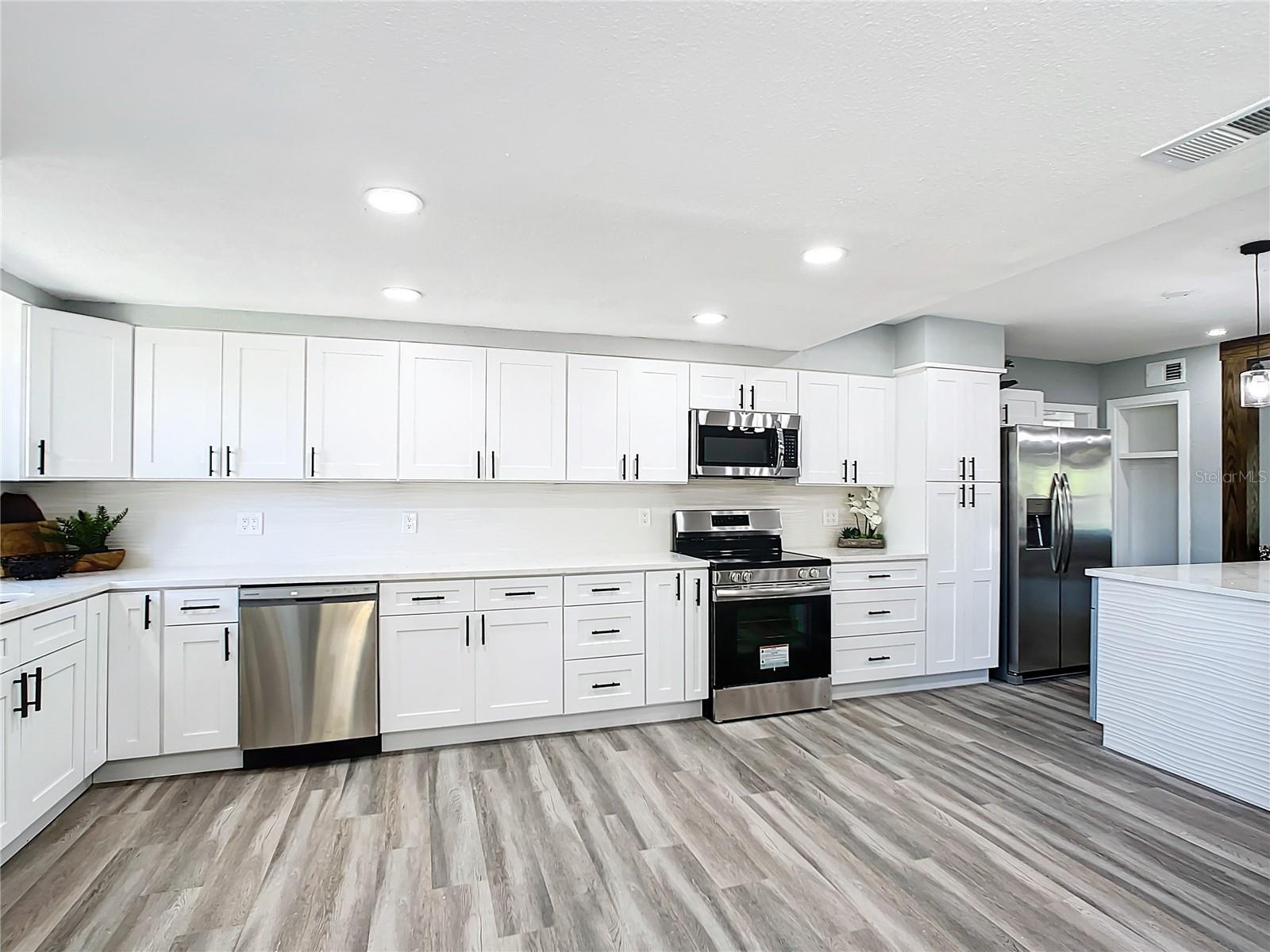 301 CASLER AVE
