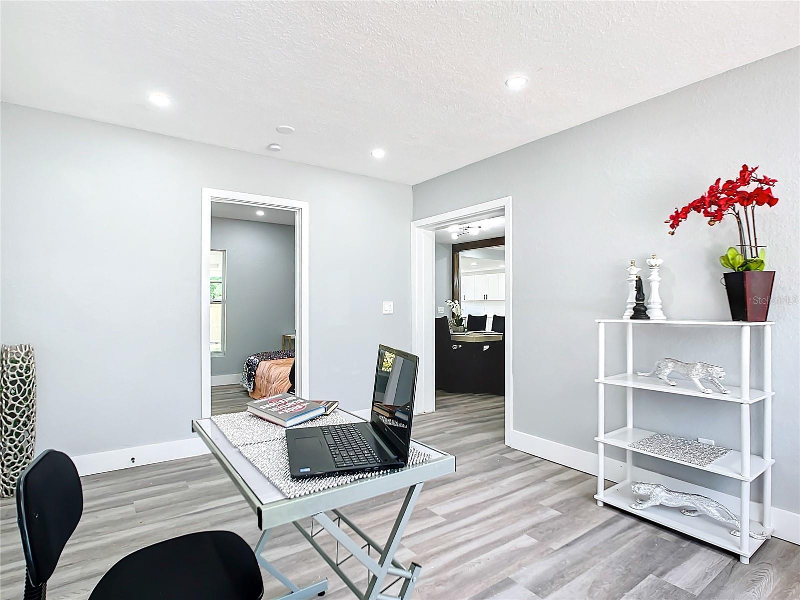 301 CASLER AVE