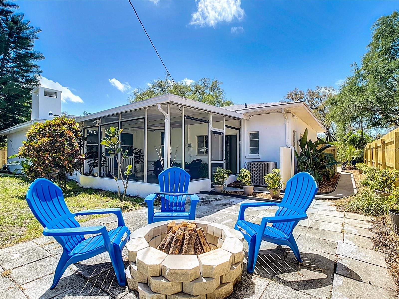 301 CASLER AVE