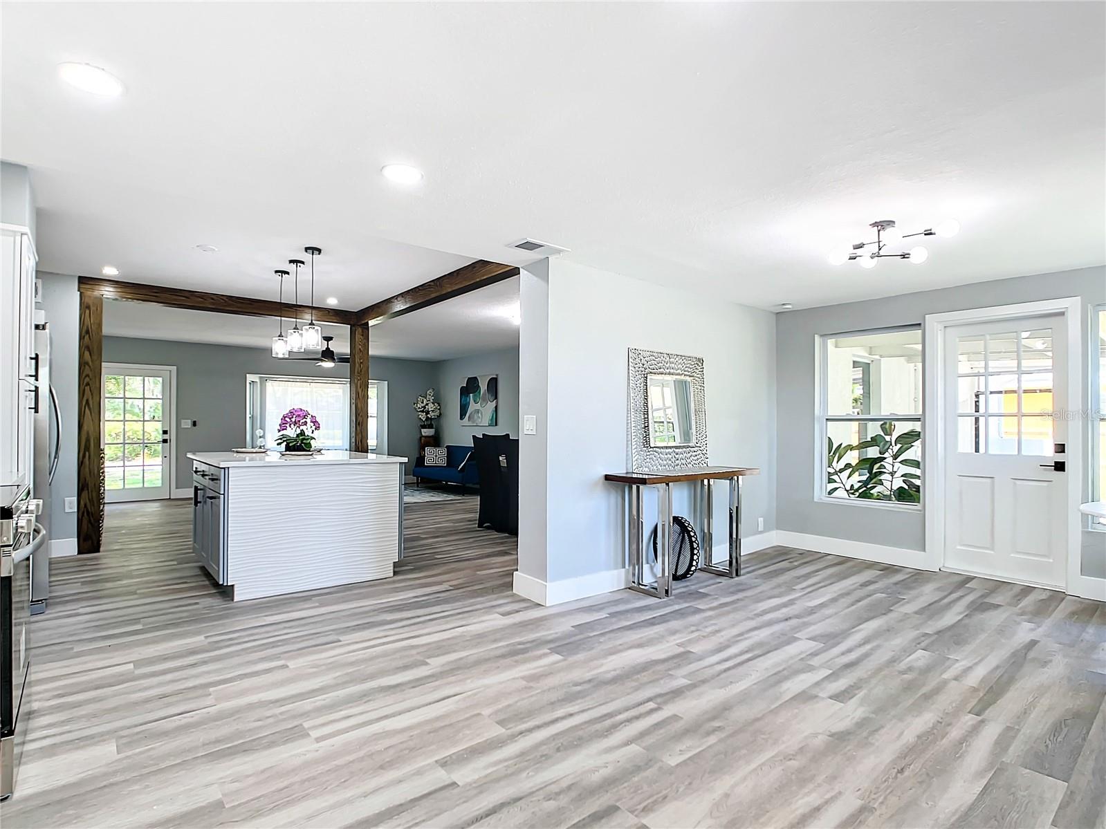 301 CASLER AVE