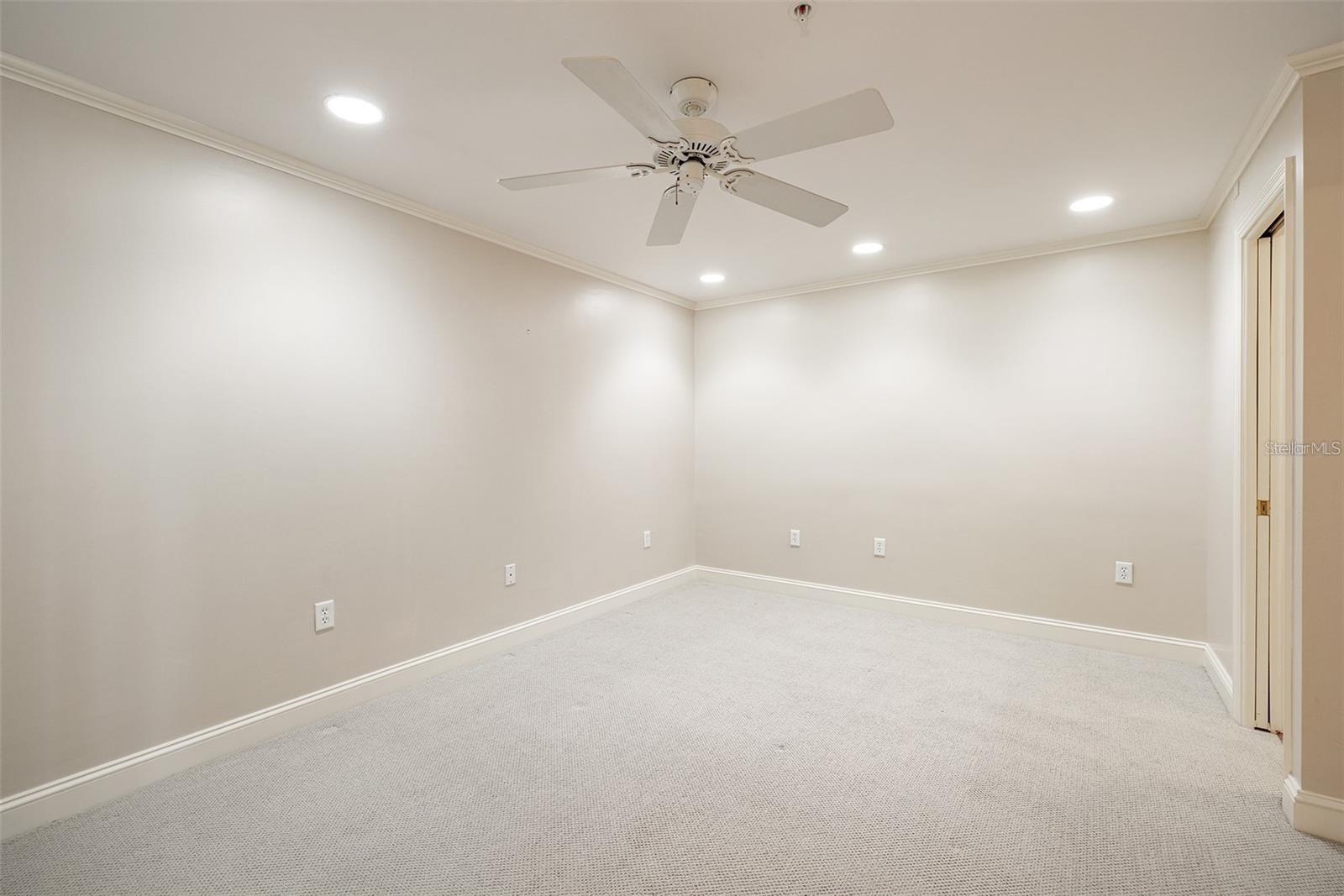 1 BEACH DR SE #1610