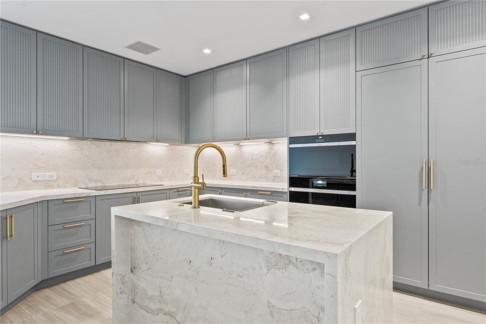 2912 W SANTIAGO ST #703