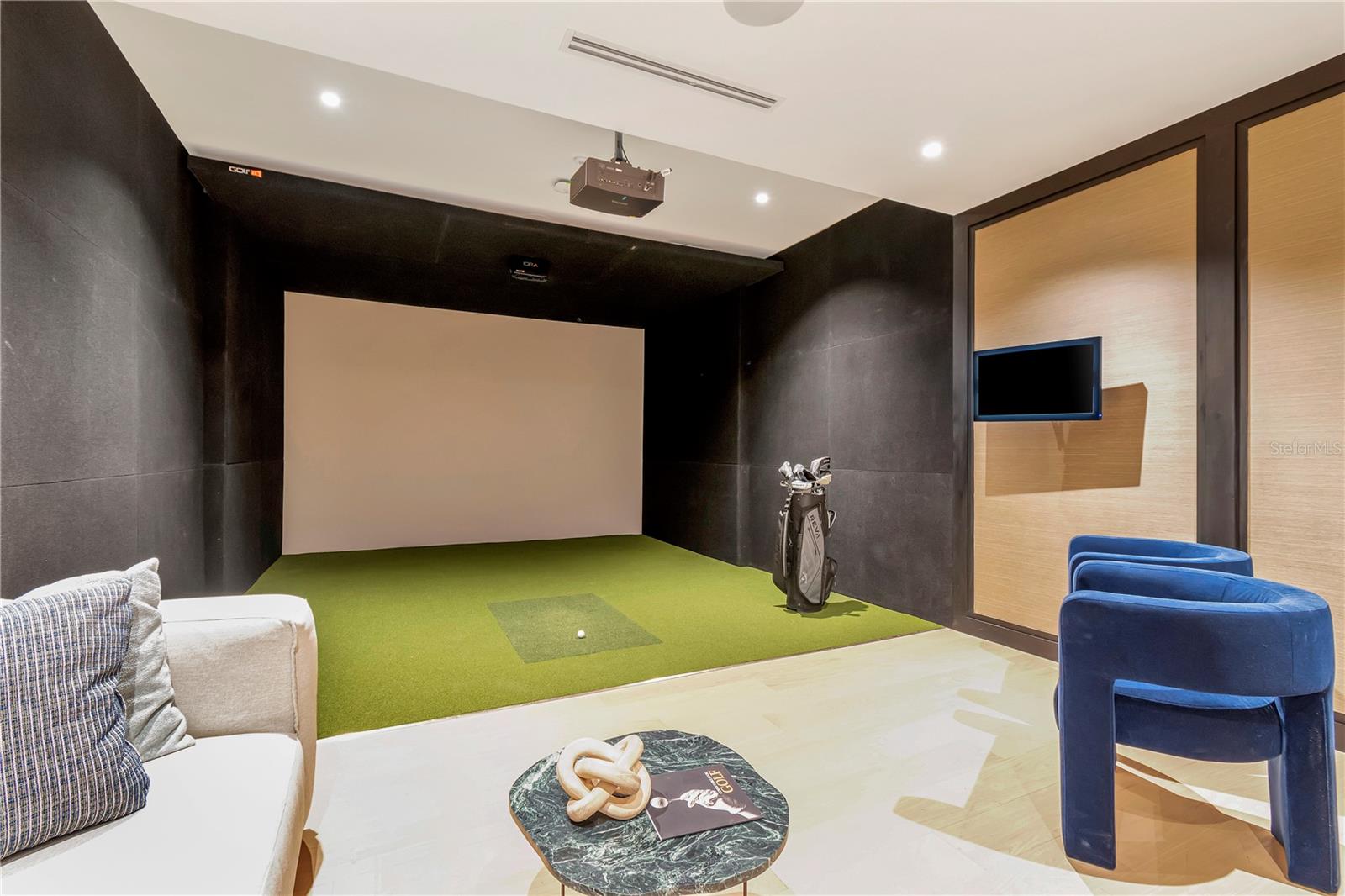 2912 W SANTIAGO ST #703