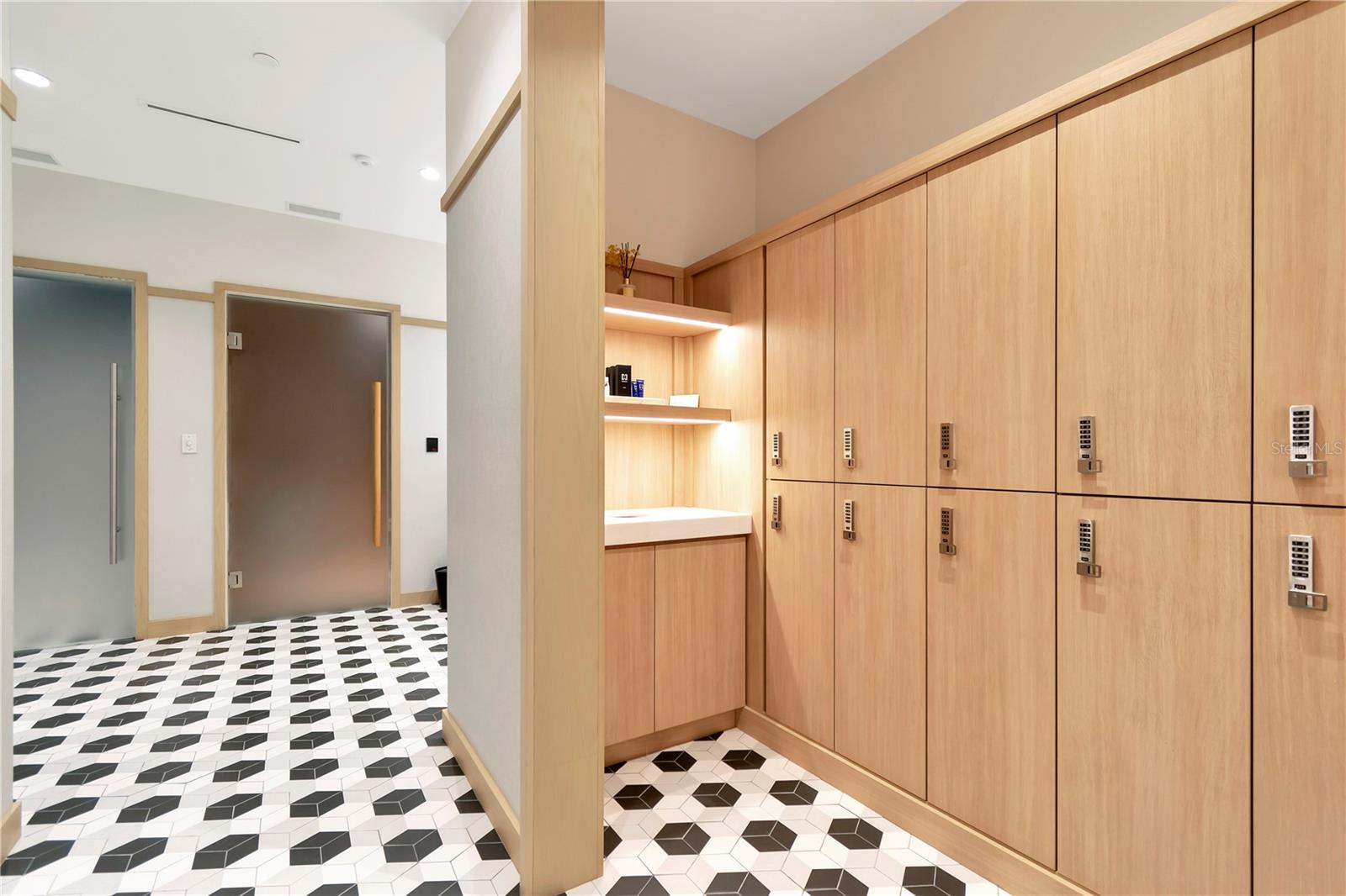 2912 W SANTIAGO ST #703