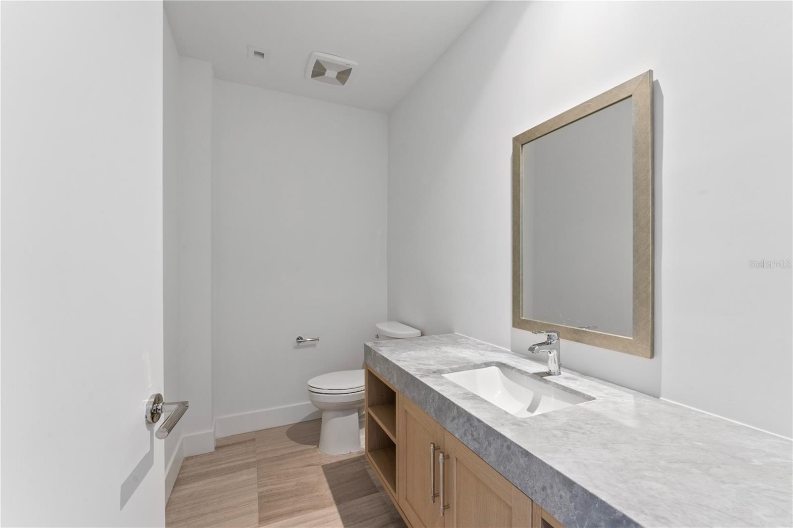 2912 W SANTIAGO ST #703