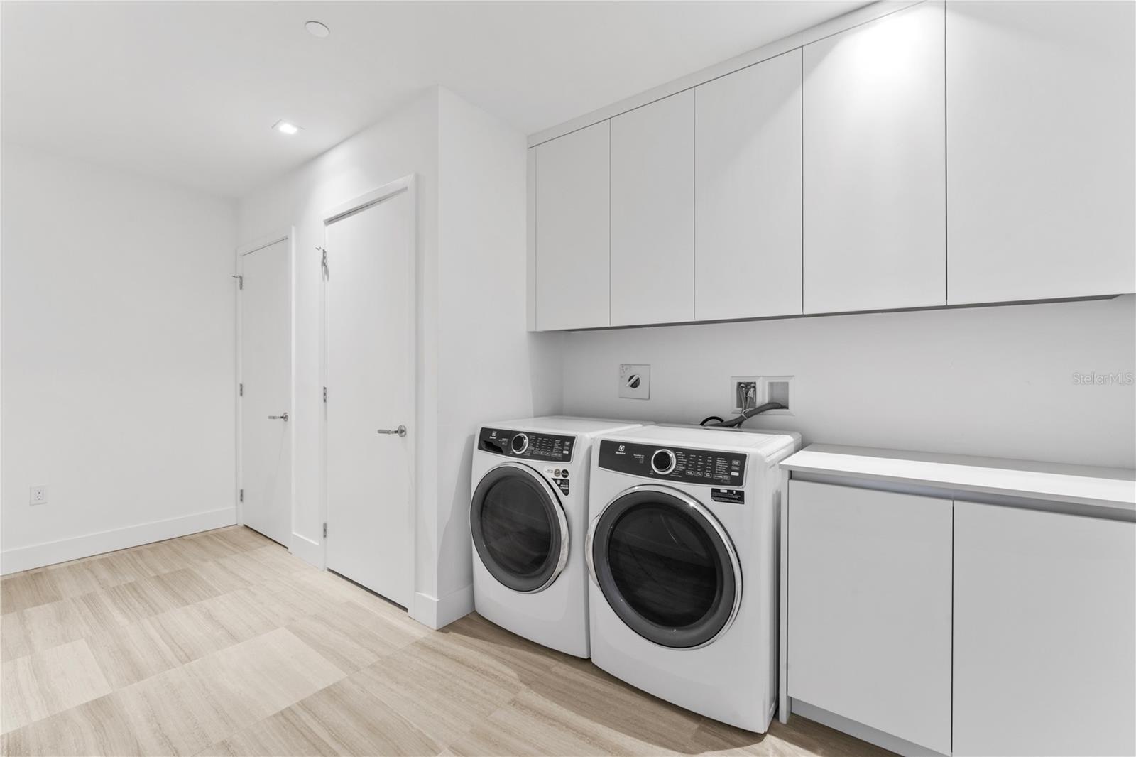 2912 W SANTIAGO ST #703