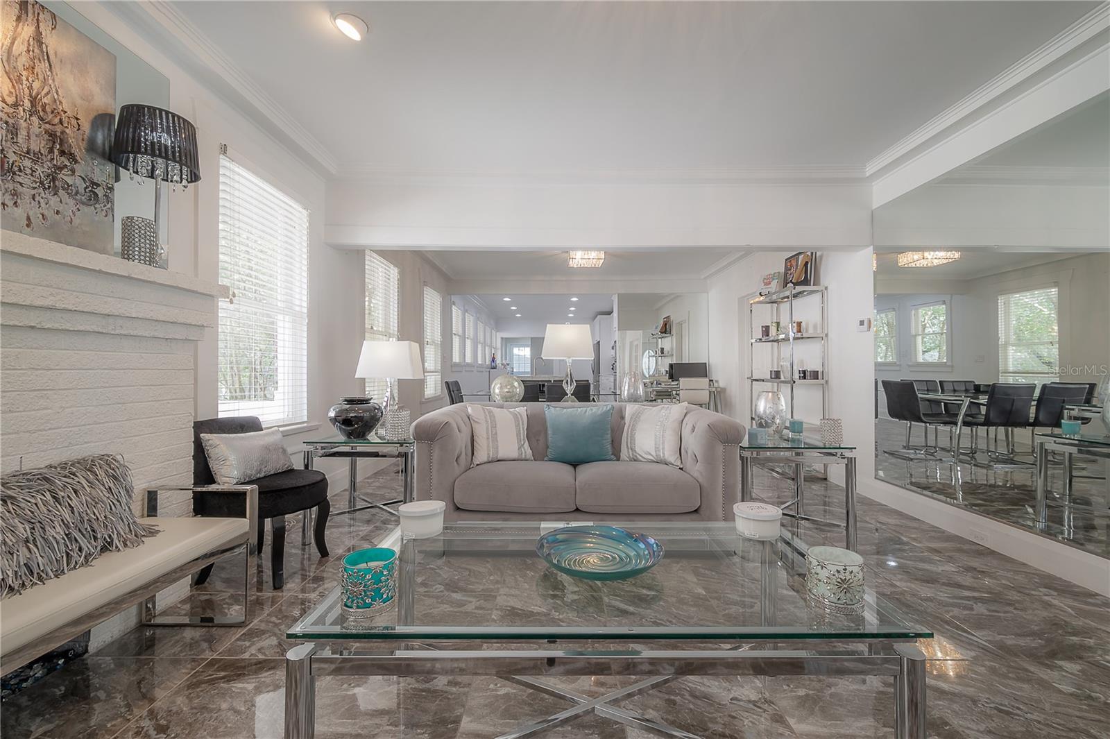 2921 W EL PRADO BLVD