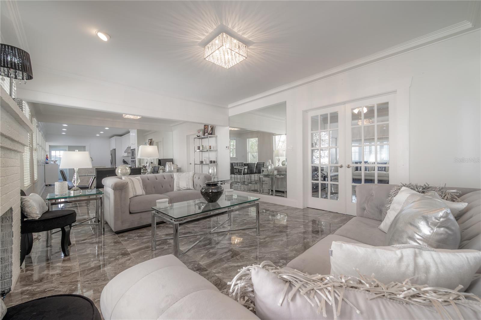 2921 W EL PRADO BLVD