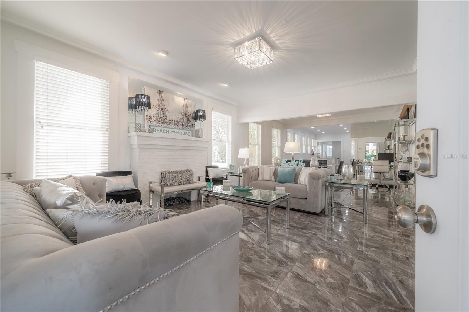 2921 W EL PRADO BLVD