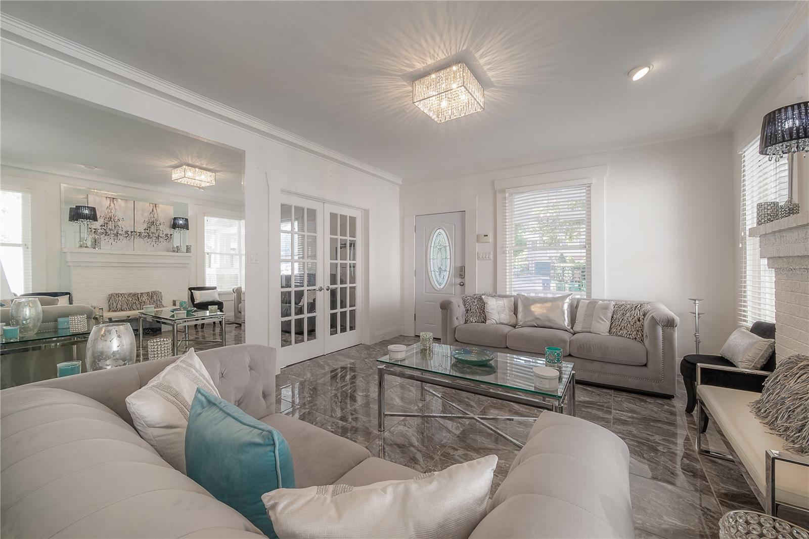 2921 W EL PRADO BLVD