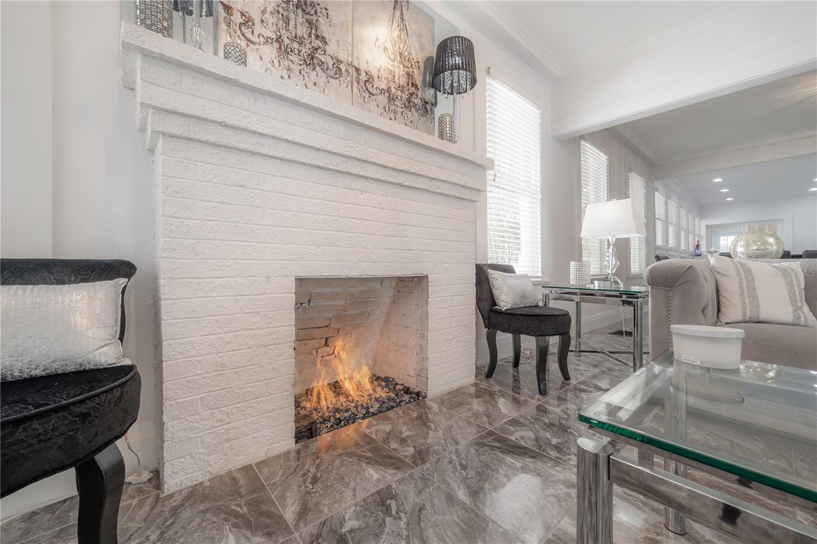 2921 W EL PRADO BLVD