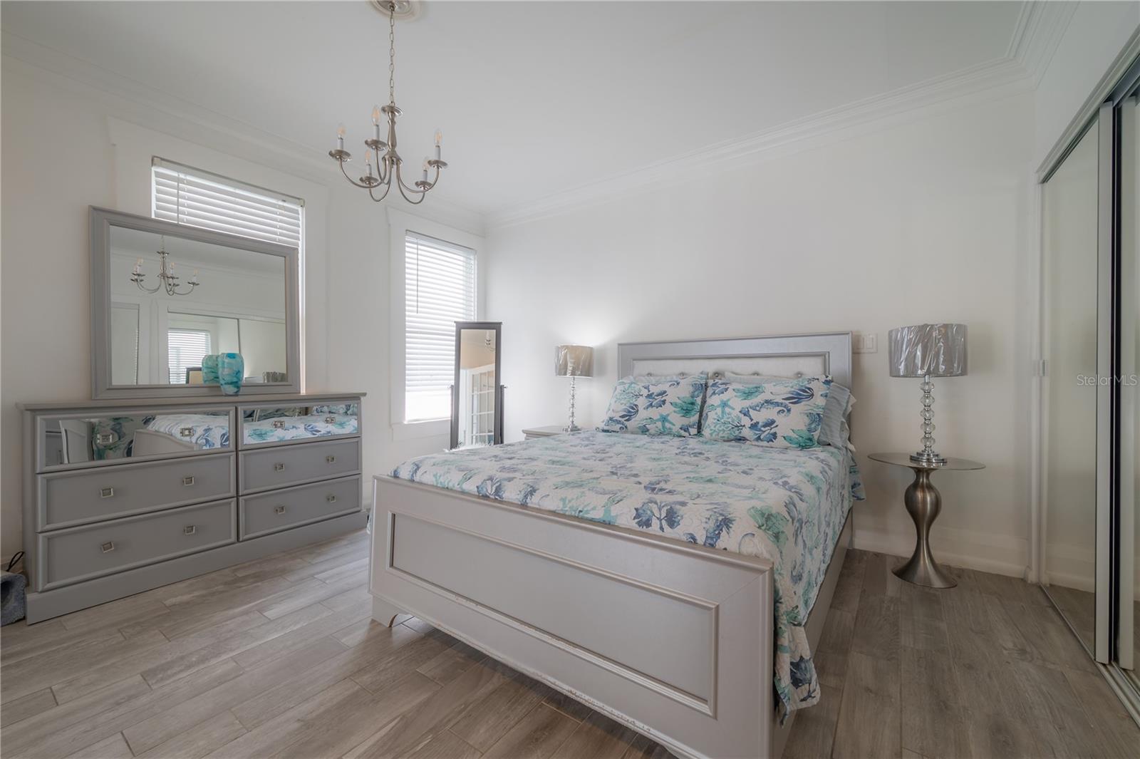 2921 W EL PRADO BLVD