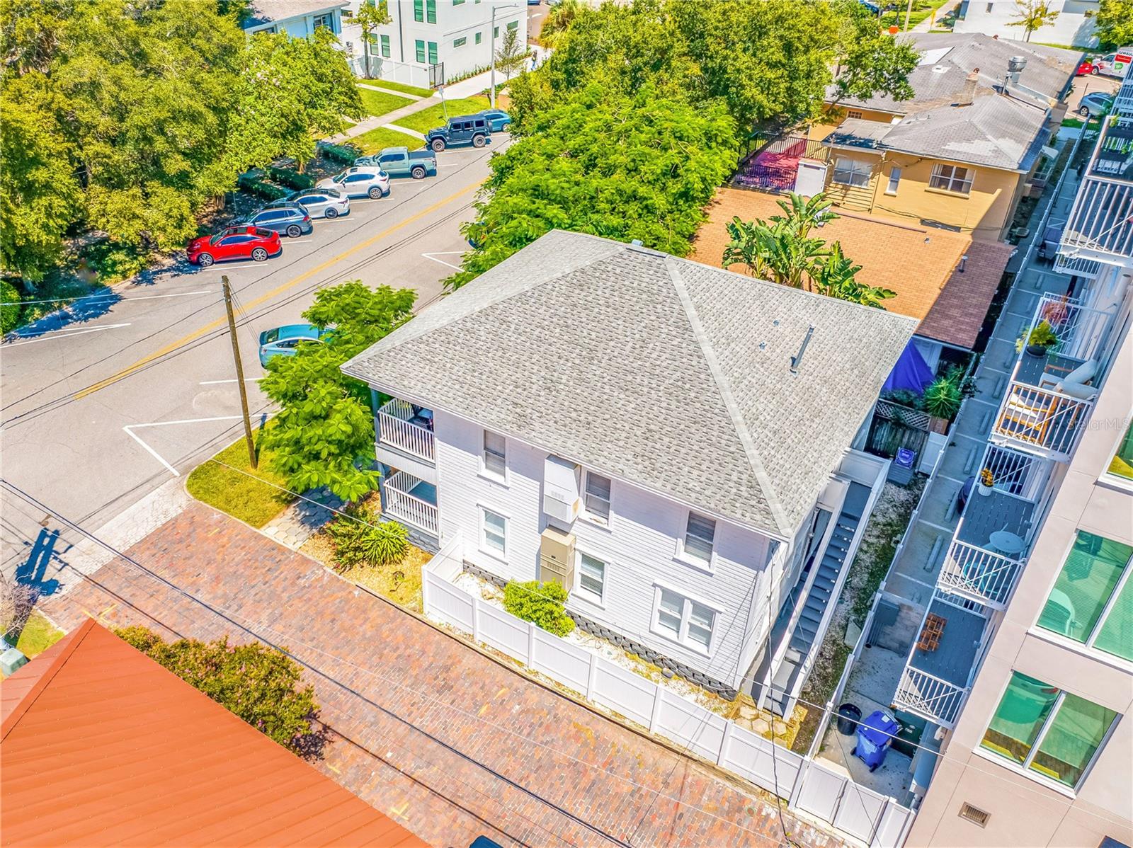 324 7TH ST S