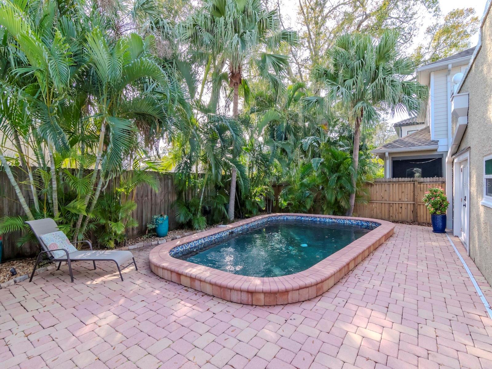 3512 W GRANADA ST
