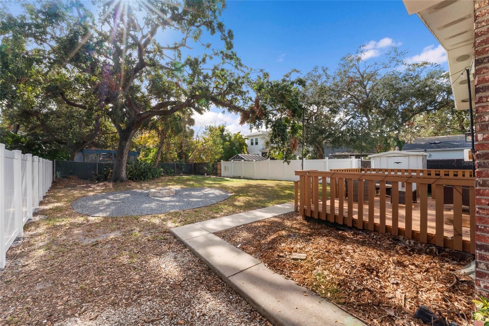 2706 W TYSON AVE