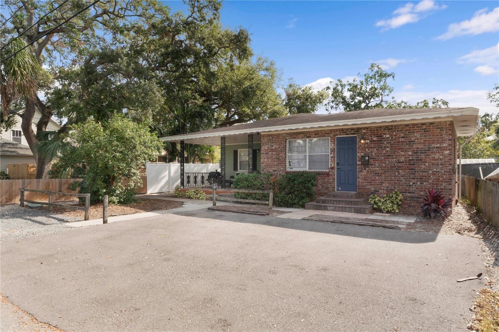 2706 W TYSON AVE