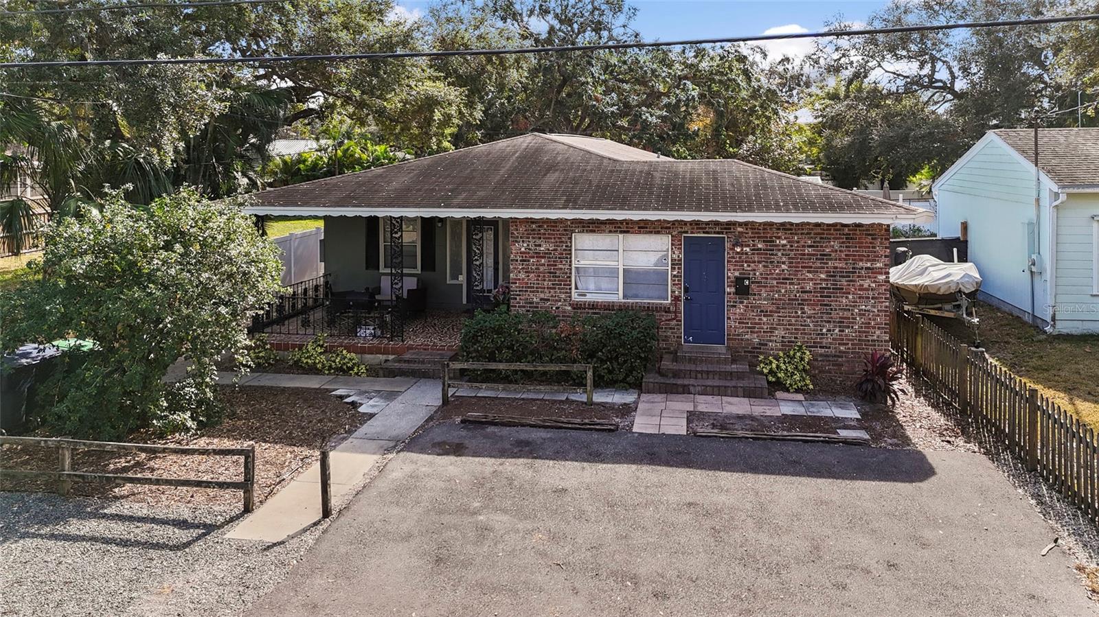 2706 W TYSON AVE