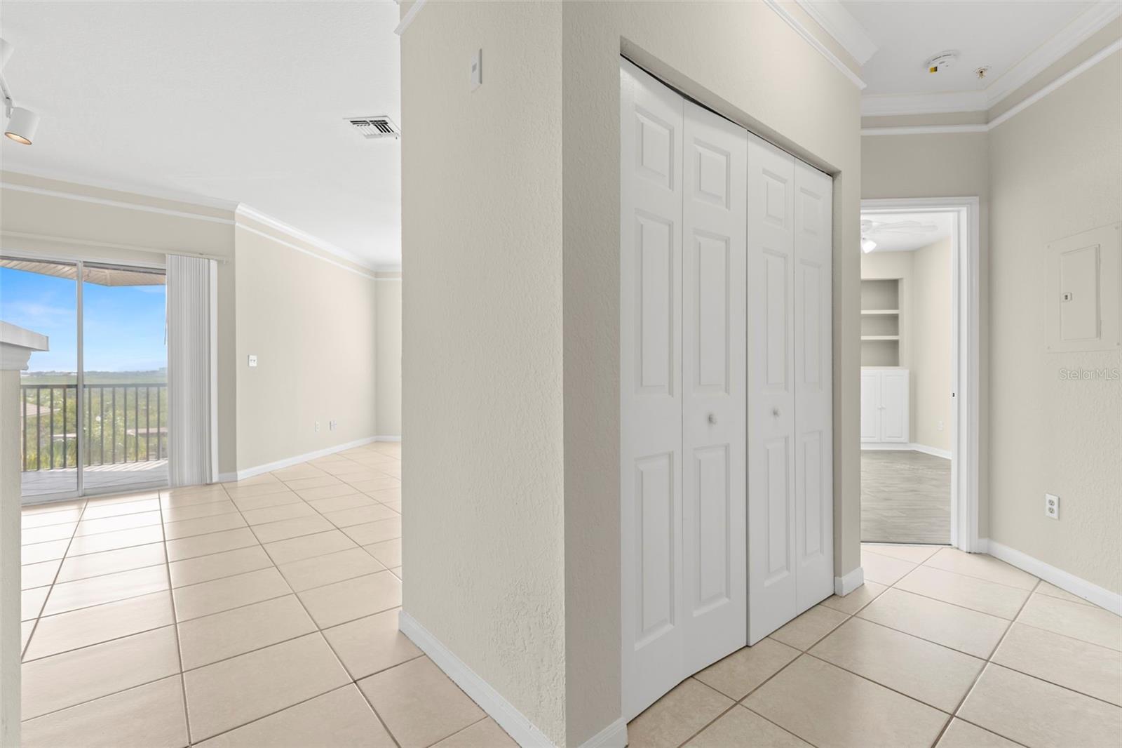 4345 BAYSIDE VILLAGE DR #304