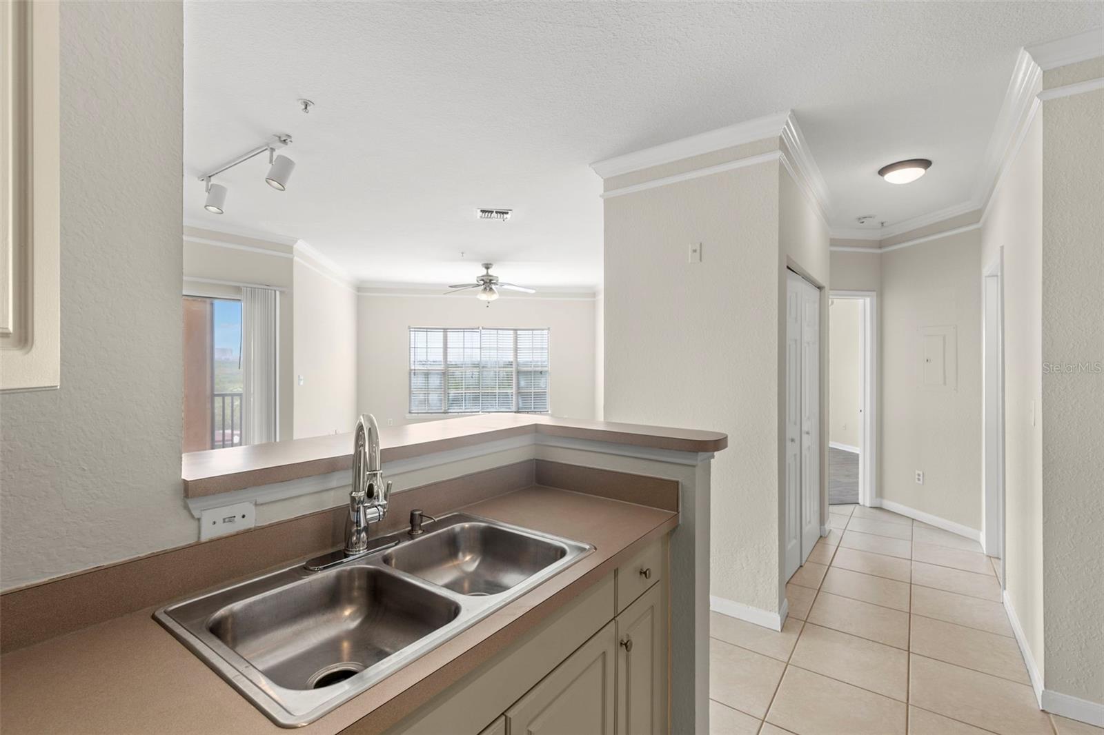 4345 BAYSIDE VILLAGE DR #304