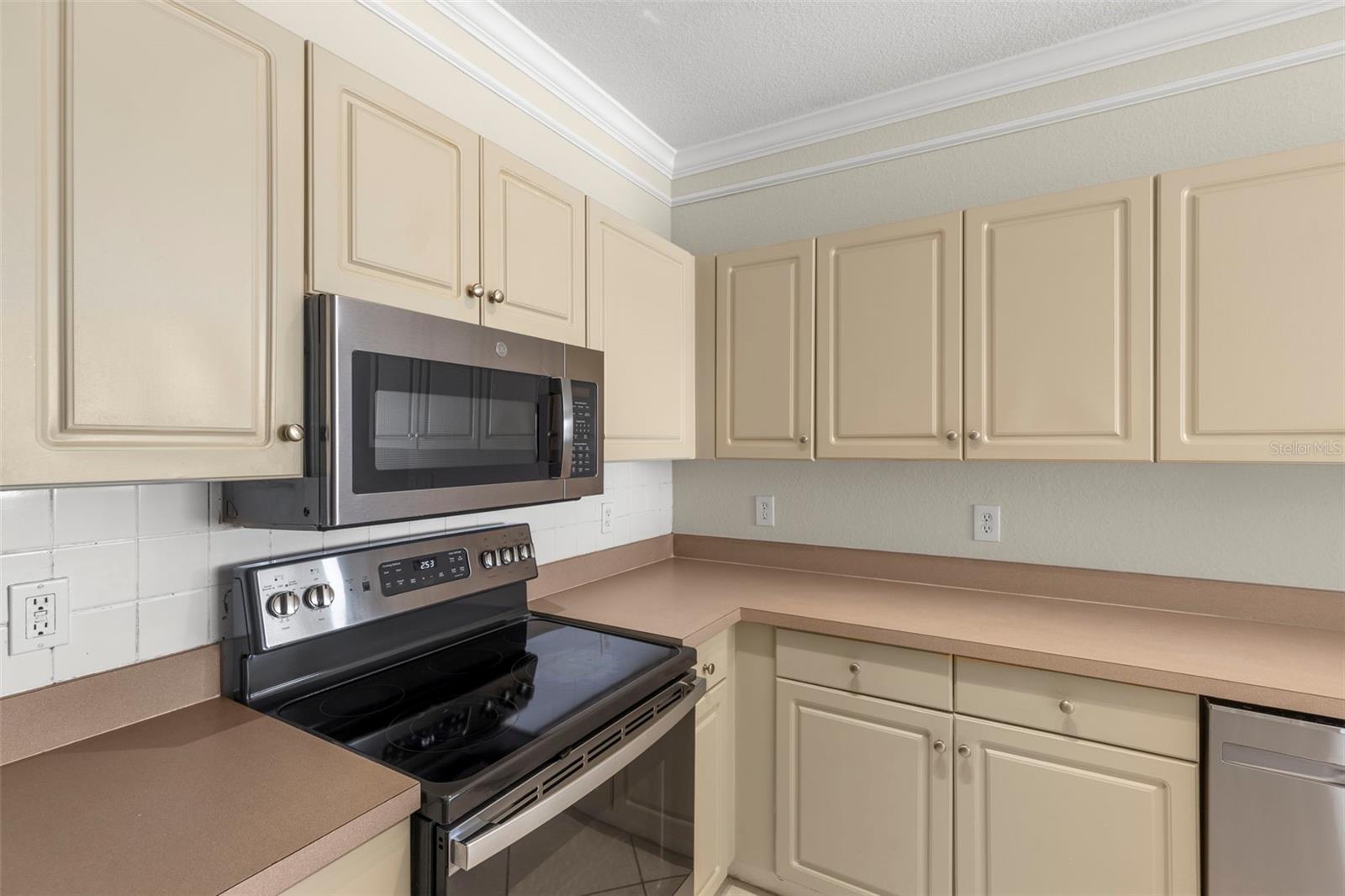 4345 BAYSIDE VILLAGE DR #304