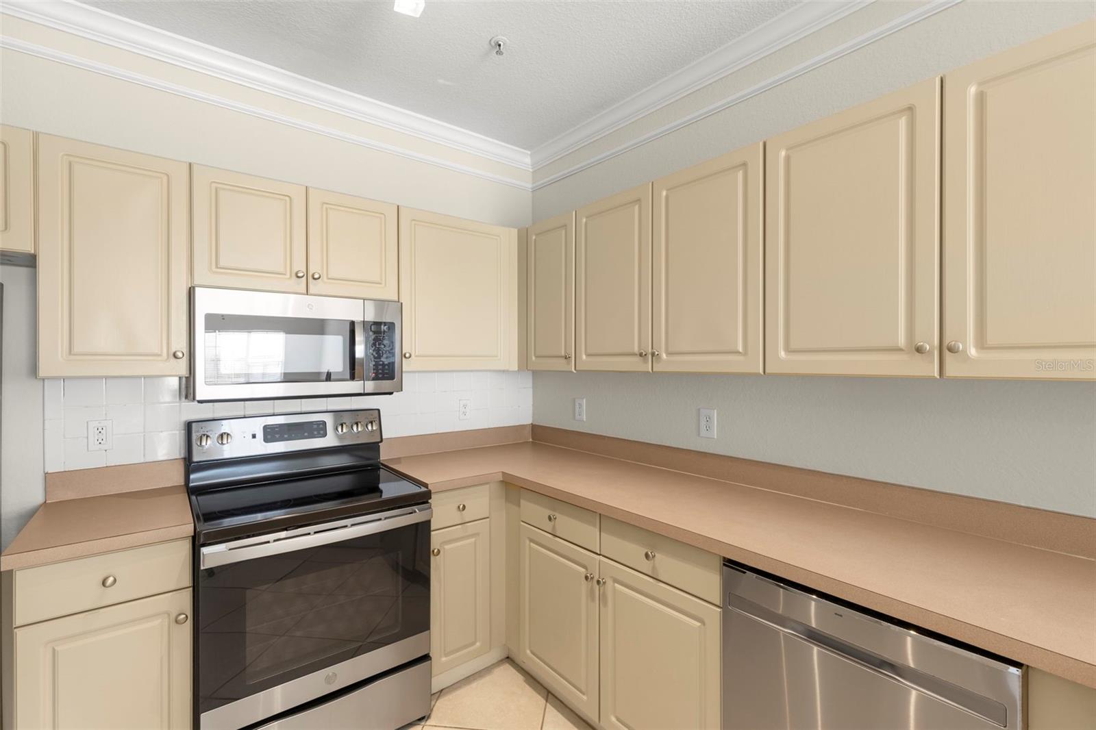 4345 BAYSIDE VILLAGE DR #304