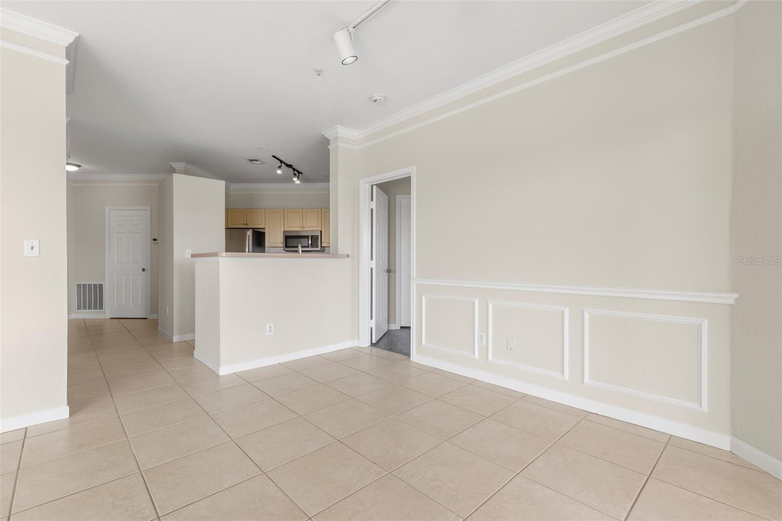 4345 BAYSIDE VILLAGE DR #304