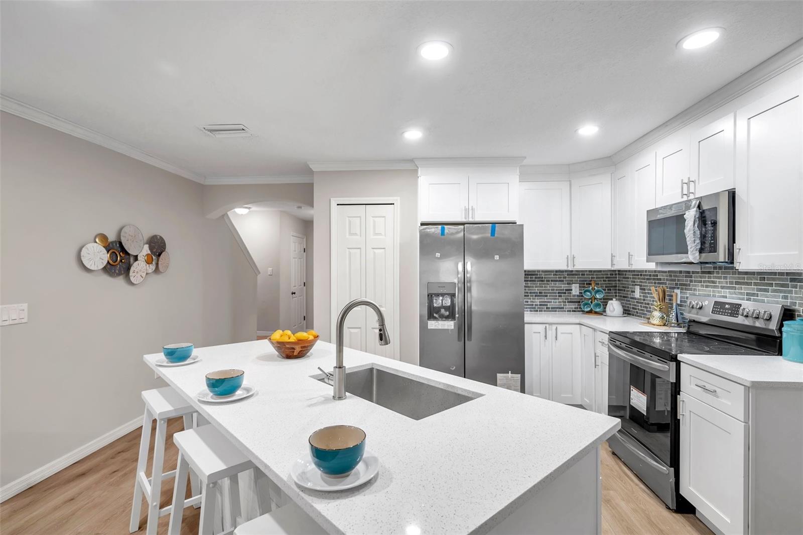 2517 EDGEWATER FALLS DR