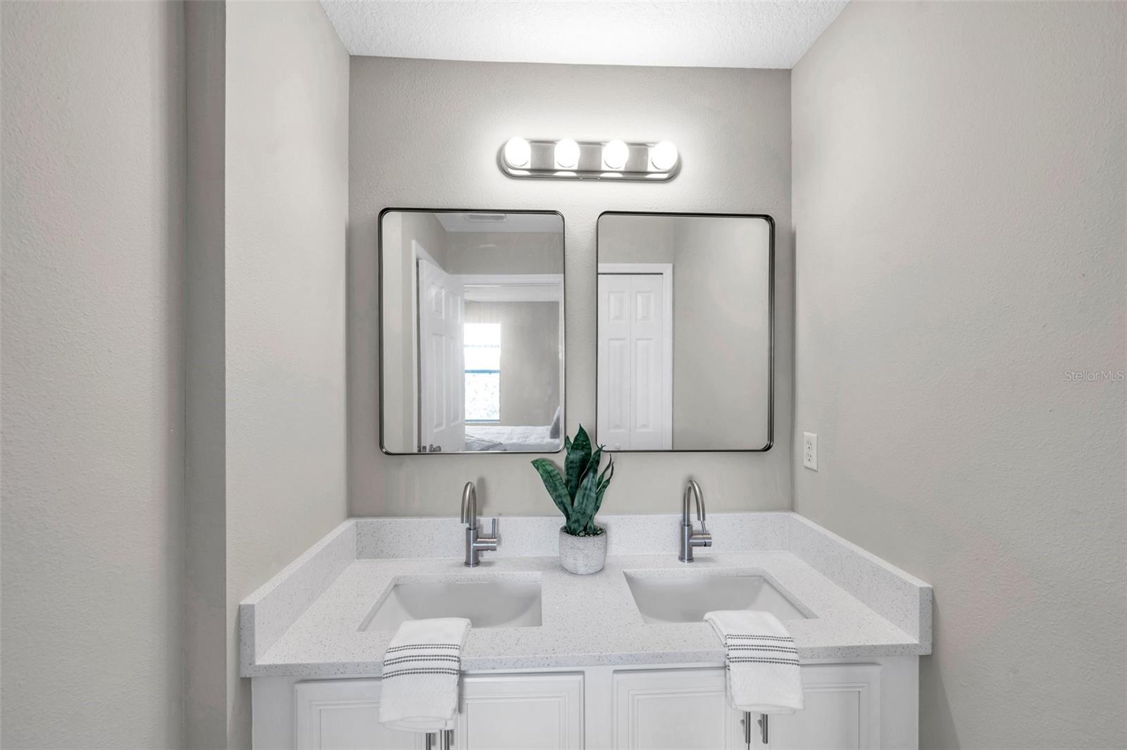 2517 EDGEWATER FALLS DR