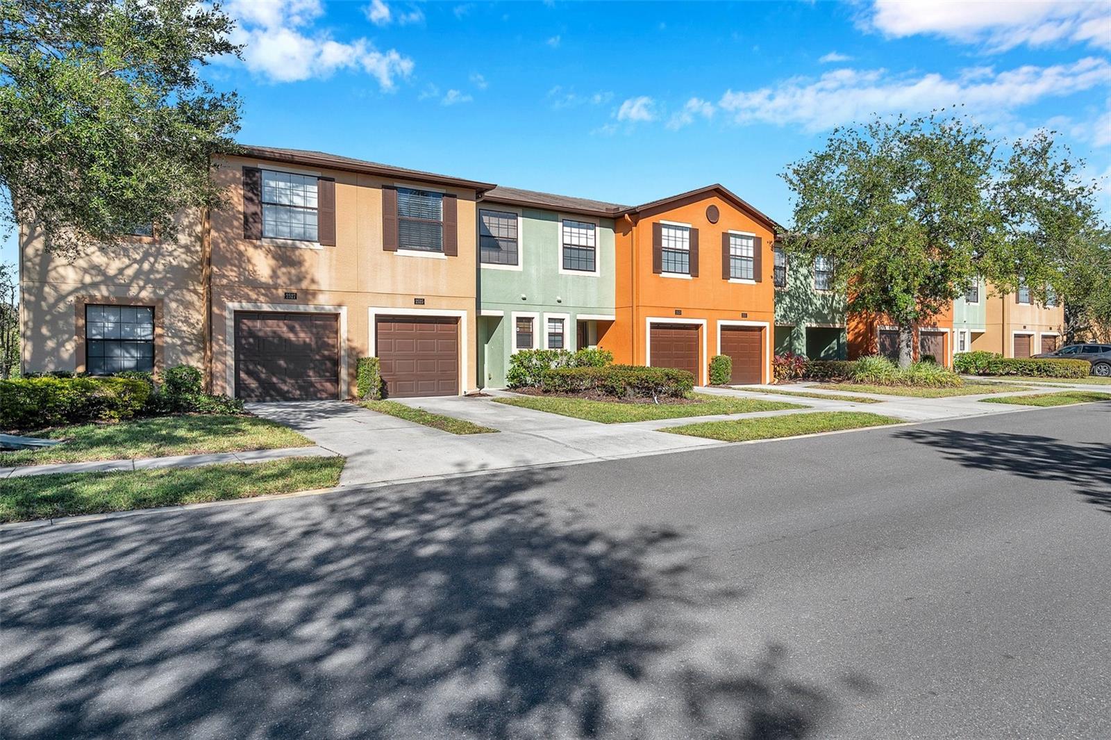 2517 EDGEWATER FALLS DR