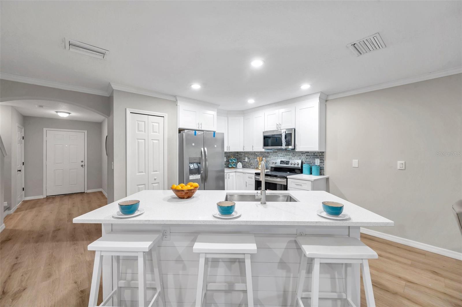 2517 EDGEWATER FALLS DR