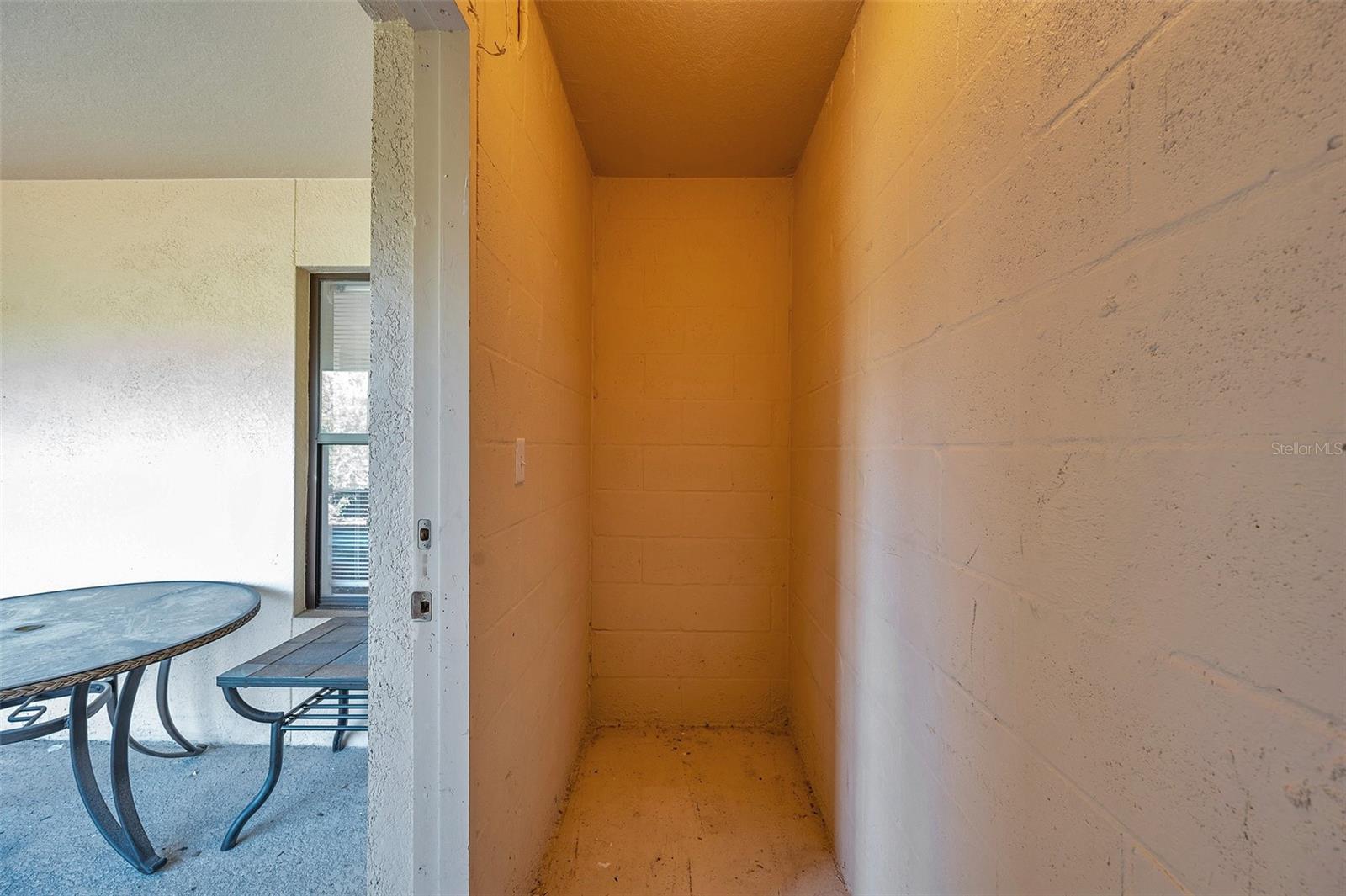 2517 EDGEWATER FALLS DR