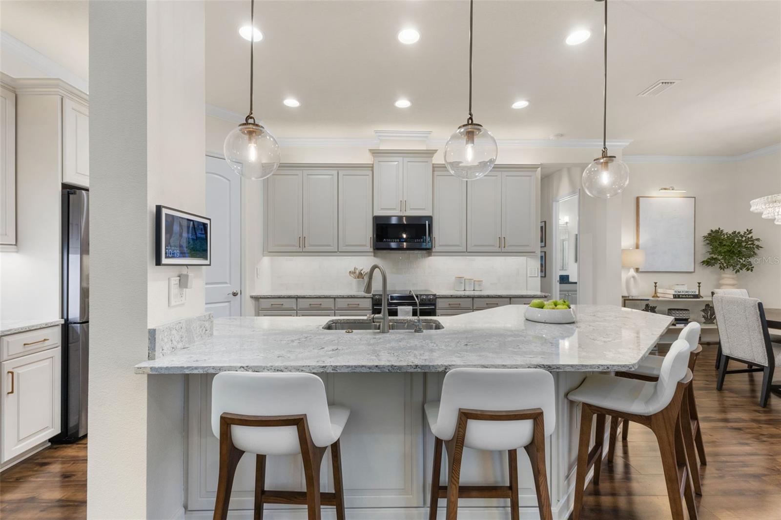 7876 MARSH POINTE DR