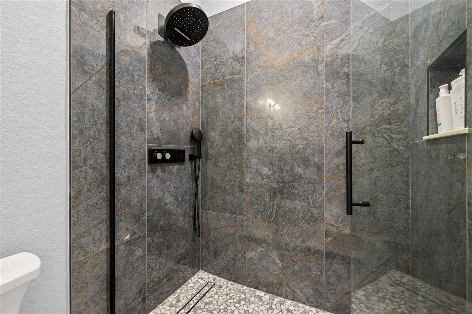 6002 YEATS MANOR DR #101