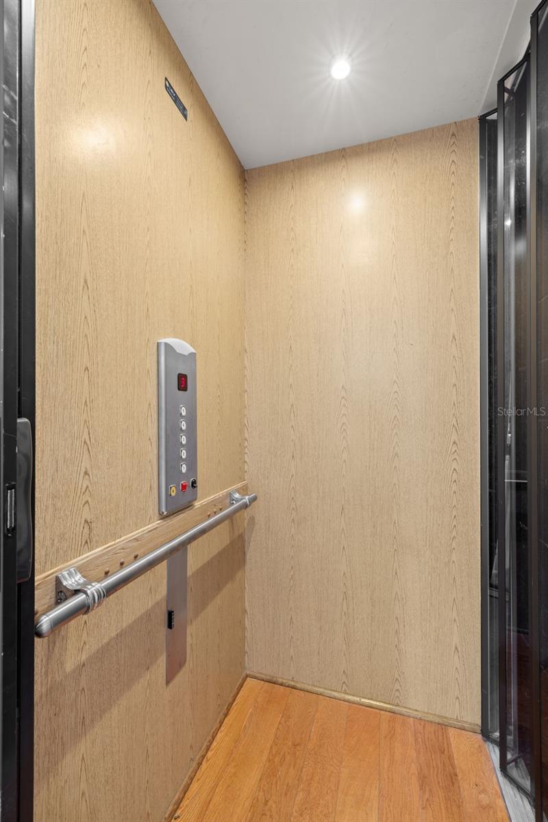 6002 YEATS MANOR DR #101