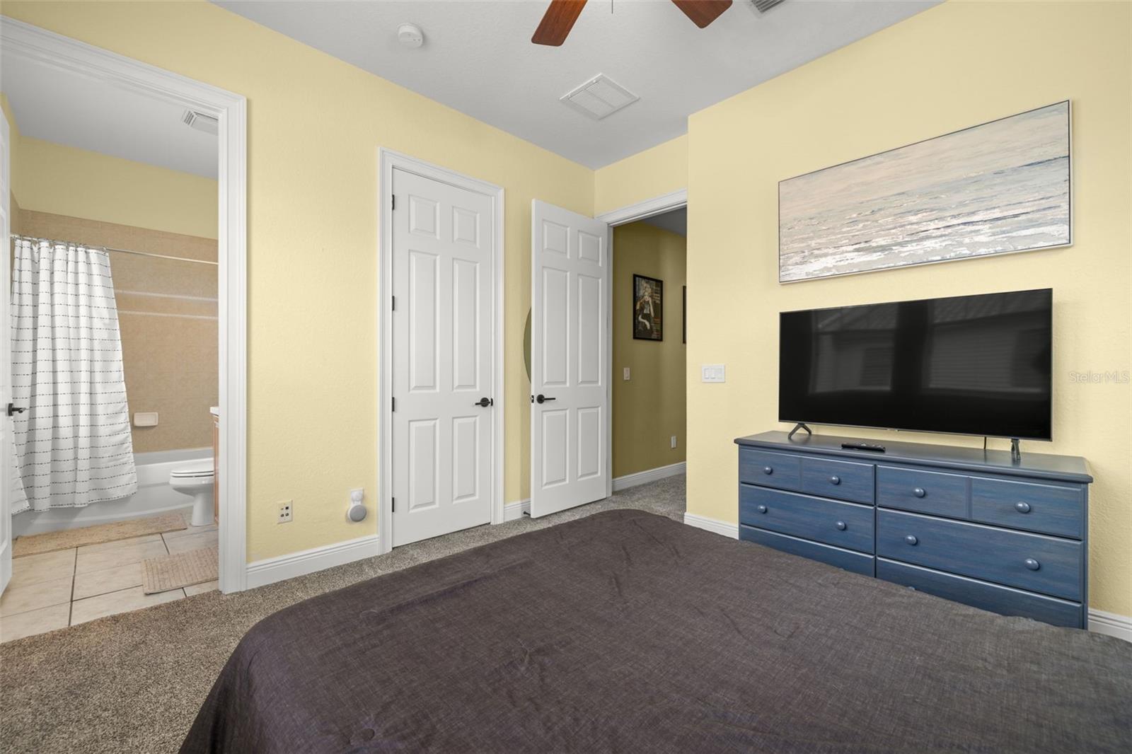 6002 YEATS MANOR DR #101