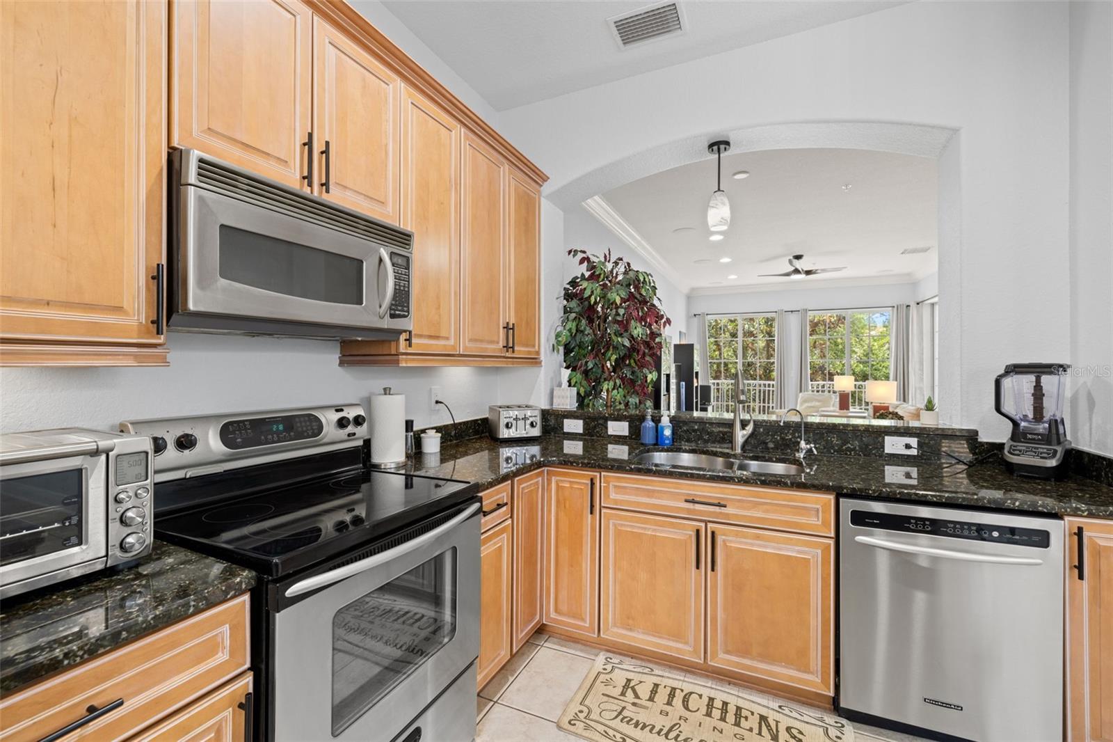 6002 YEATS MANOR DR #101