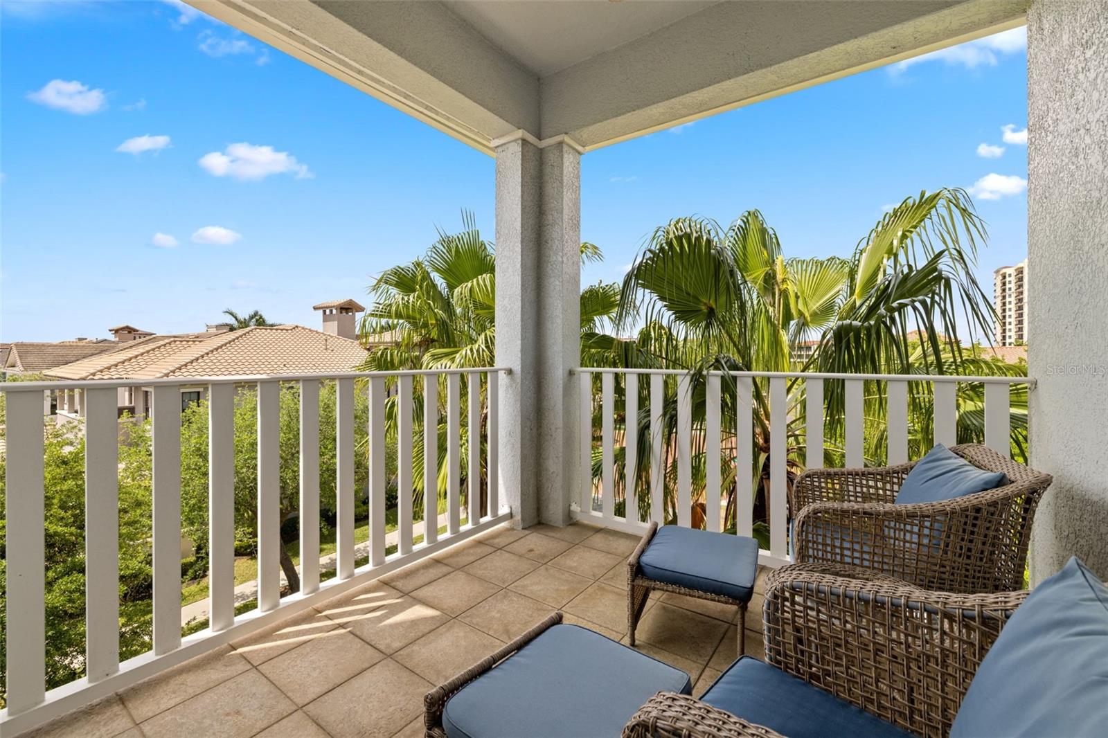 6002 YEATS MANOR DR #101