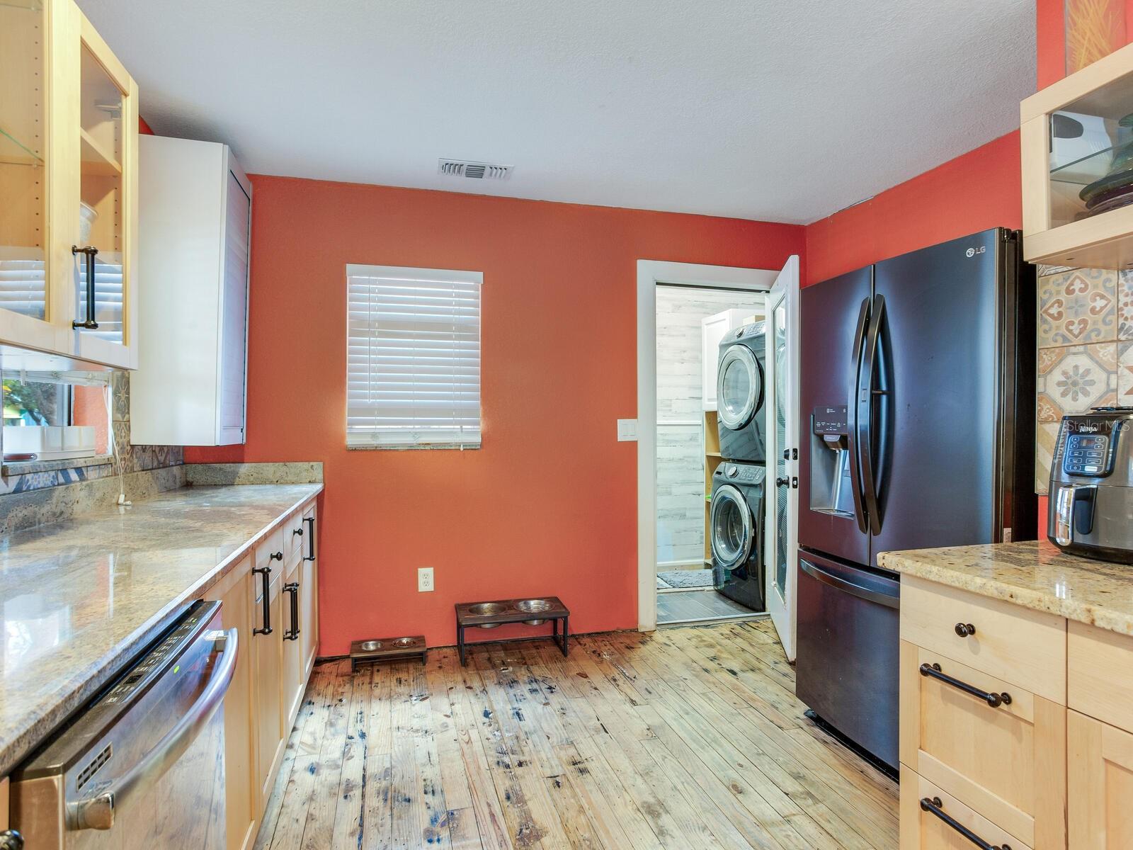 809 E NEW ORLEANS AVE