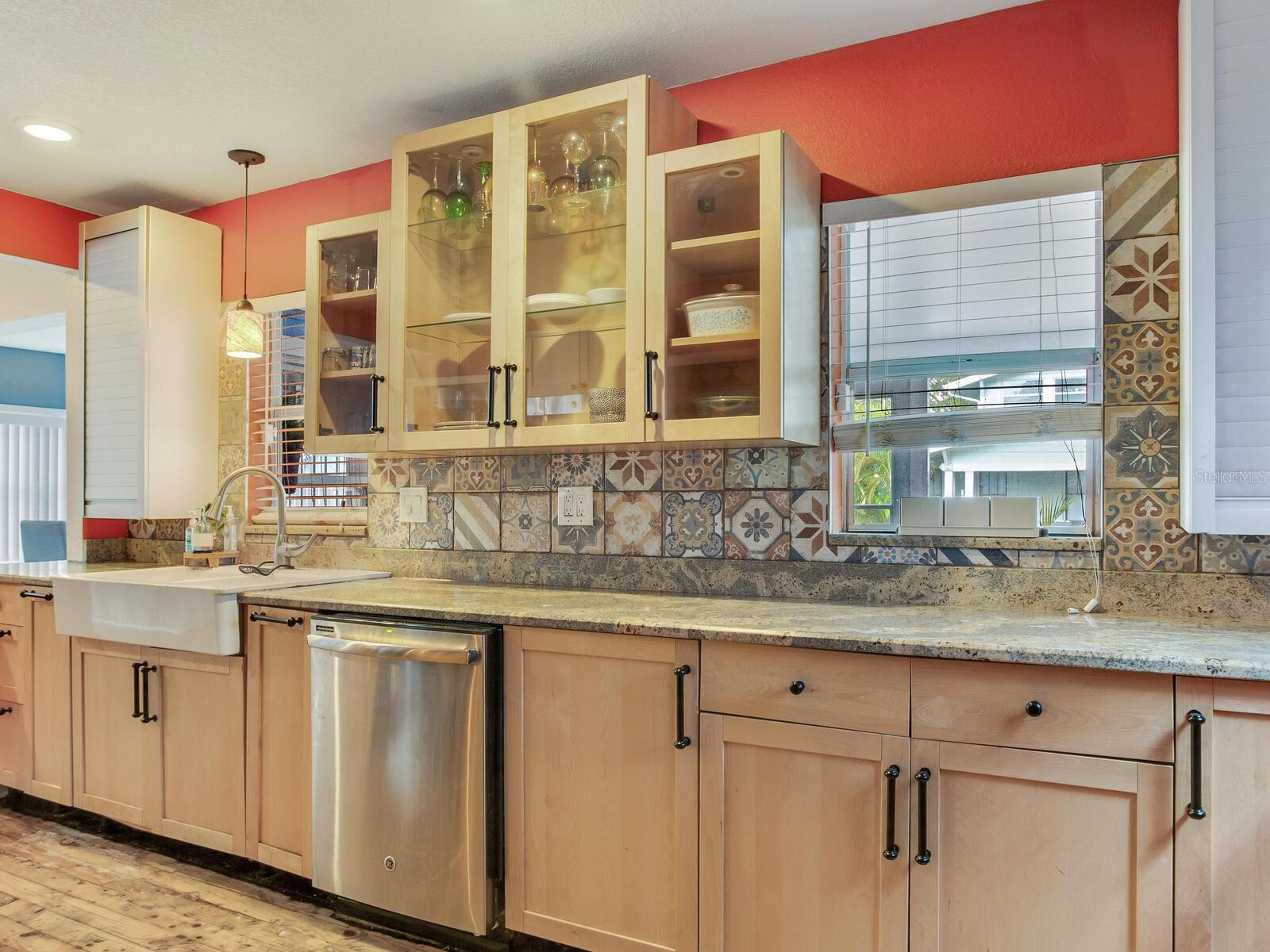809 E NEW ORLEANS AVE