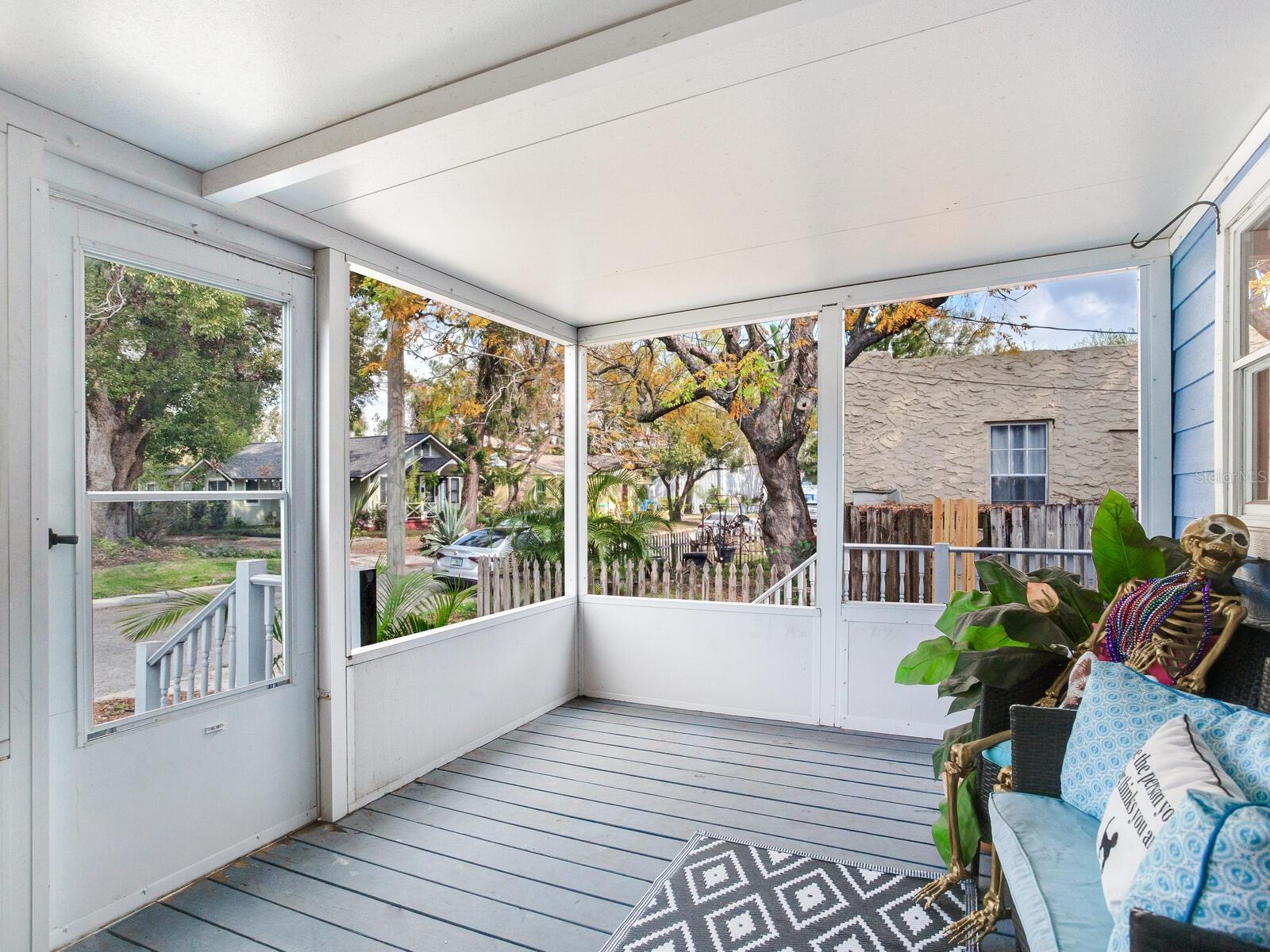 809 E NEW ORLEANS AVE