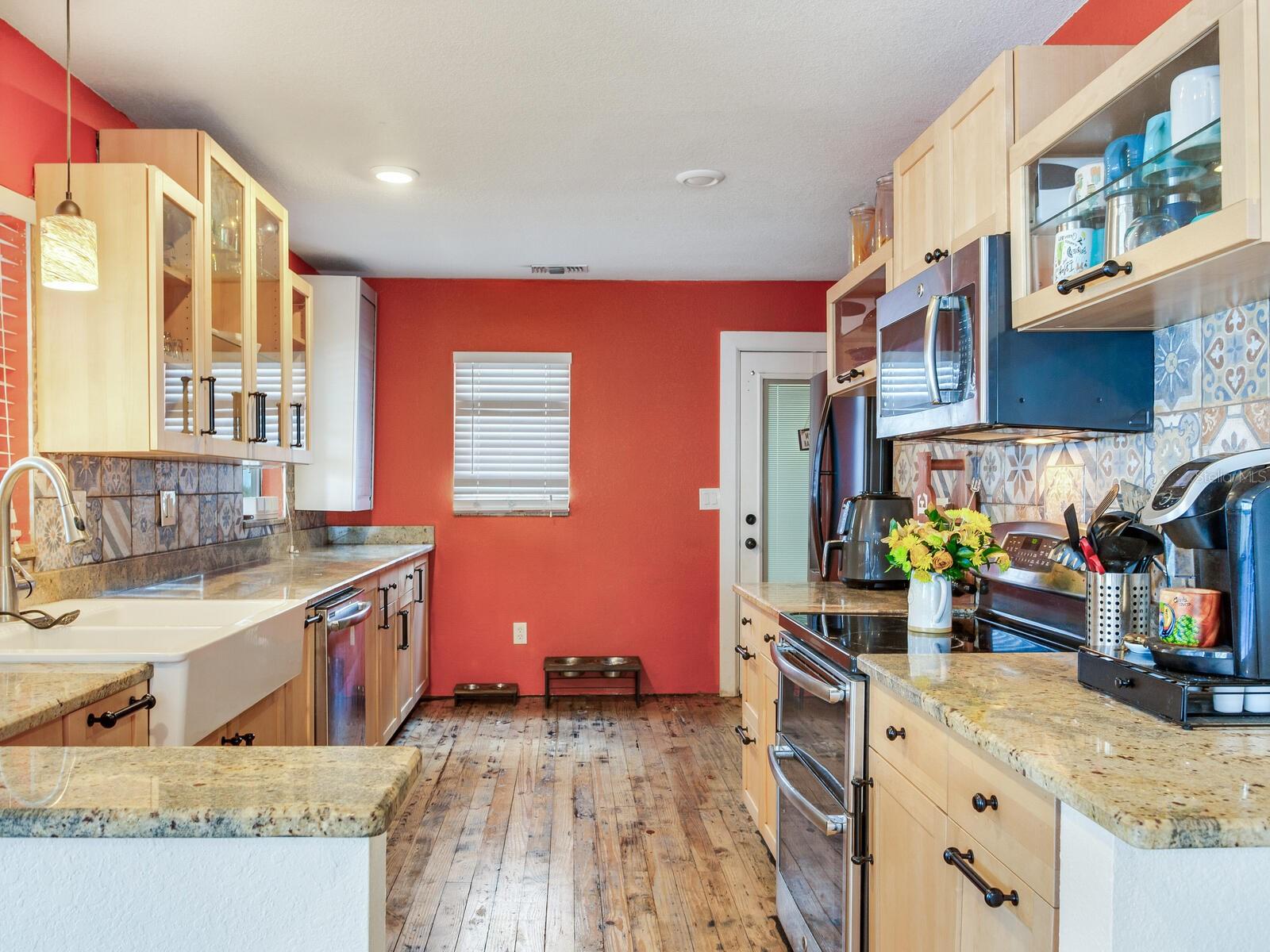 809 E NEW ORLEANS AVE