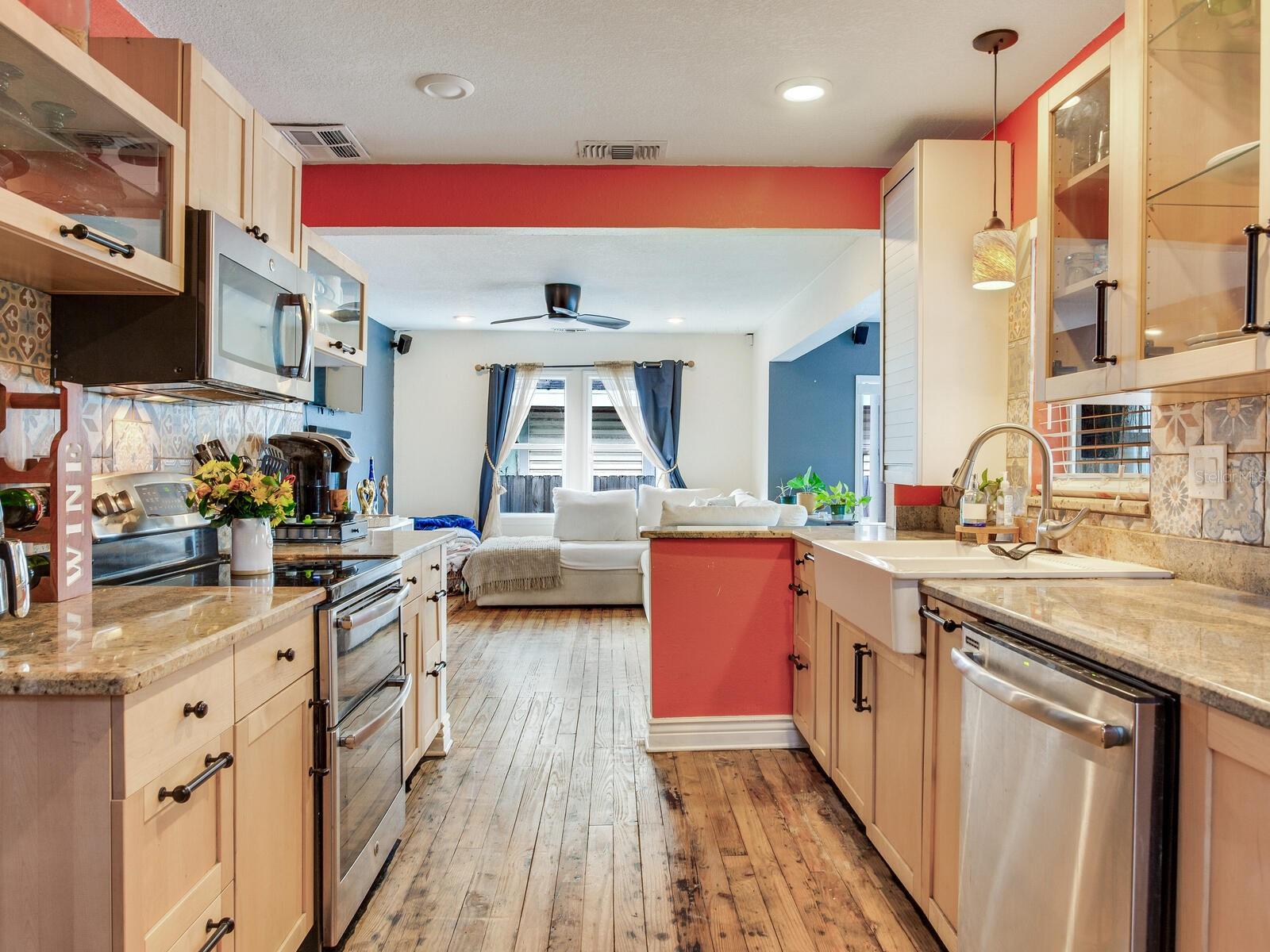 809 E NEW ORLEANS AVE