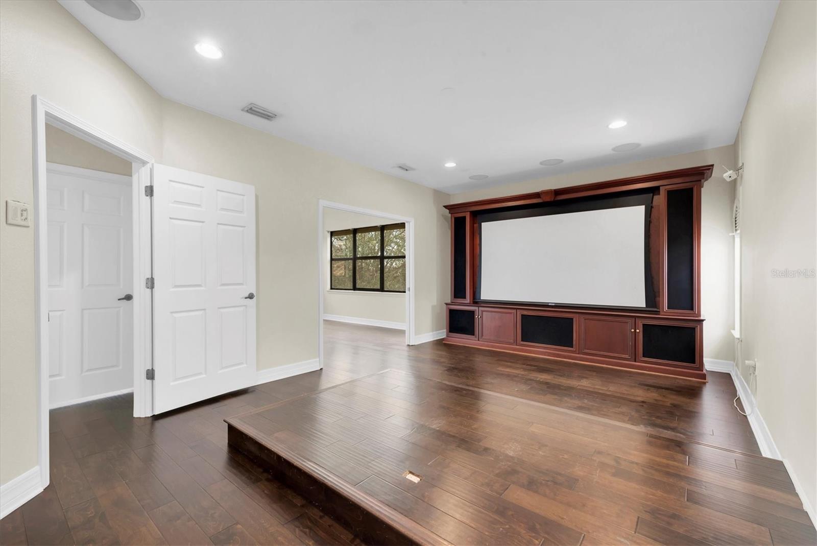 9707 CABERNET AVE