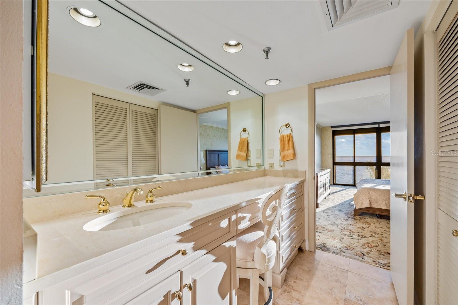 3301 BAYSHORE BLVD #704D