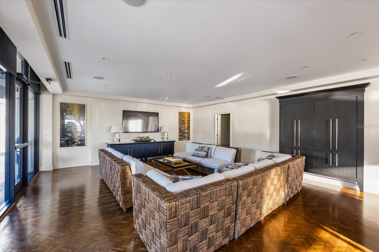 3301 BAYSHORE BLVD #704D